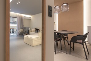 2 bedrooms, in-room safe, blackout curtains, iron/ironing board