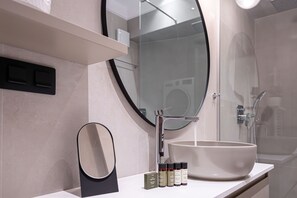 Luxury Apartment | Bathroom - Phaedrus Living: Luxury Modern City Flat Koukaki (Athens)
