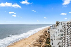 On the beach - 2 BR Oceanfront Balcony at Century I with Indoor Pool! (Ocean City)