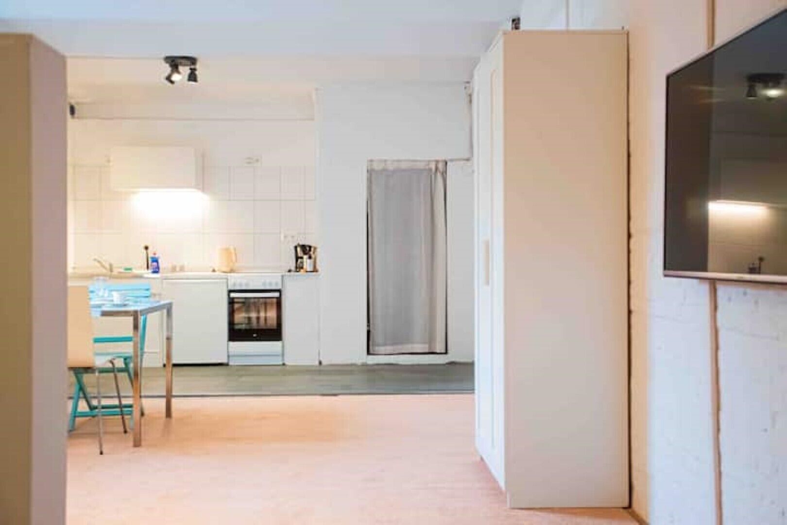 冰箱、微波炉、烤箱、炉  灶