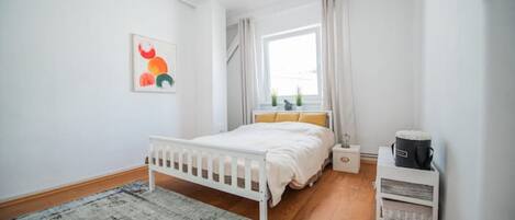 5 chambres, lit parapluie, Wi-Fi, draps fournis