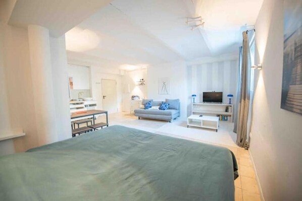 1 bedroom, travel crib, WiFi, bed sheets