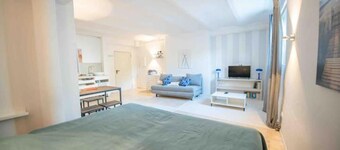 King-size bed / near city & Alster / quiet