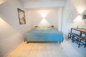 1 dormitorio, cuna de viaje, wifi y ropa de cama