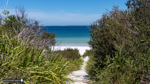 Beach - Plumeria – 350m to beach track, pet friendly (Callala Beach)