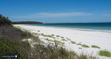 Plumeria – 350m to beach track, pet friendly
