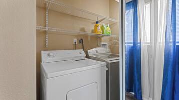 House (2 Bedrooms) | Bahagian dalam