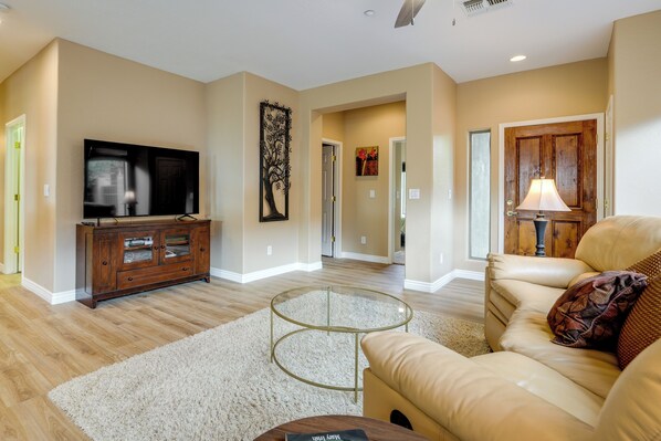 Interior - Patio & Golf Course Views at Home in Anthem! (Phoenix)