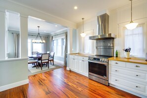 House (2 Bedrooms) | Interior