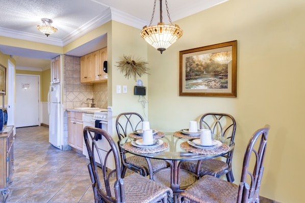 Apartment (1 Bedroom) | Interior - Downtown Gatlinburg Condo w/ Community Pool! (Gatlinburg)