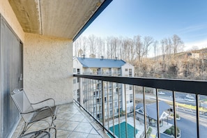 Apartment (1 Bedroom) | Interior - Downtown Gatlinburg Condo w/ Community Pool! (Gatlinburg)