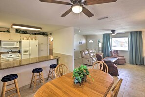 Interior - Arizona Home w/ Grill < 1 Mi to Lake Havasu! (Lake Havasu City)