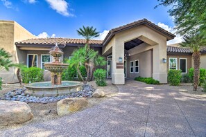 Interior - 10 Mi to Old Town: Condo w/ Patio & Pool Access (Scottsdale)