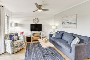 Apartment (2 Bedrooms) | Interior - Partial Ocean-view: Hilton Head Island Condo! (Hilton Head Island)