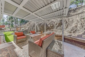 Terrace/patio - Ruidoso Home w/ Hot Tub & National Forest Access! (Ruidoso)