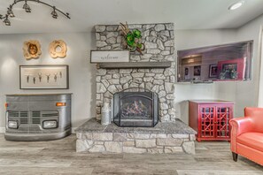 Interior - Ruidoso Home w/ Hot Tub & National Forest Access! (Ruidoso)