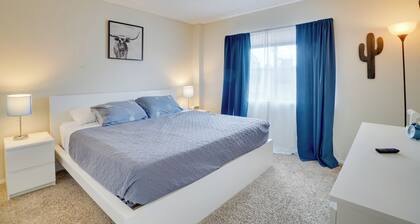 < 1/2 Mi to Trail Dust Town: Retreat w/ Peak Views