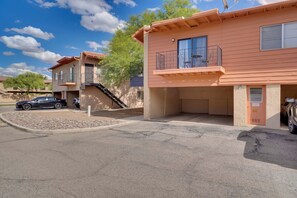 Apartment (2 Bedrooms) | Interior - < 1/2 Mi to Trail Dust Town: Retreat w/ Peak Views (Tucson)