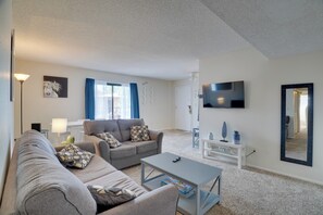 Apartment (2 Bedrooms) | Interior - < 1/2 Mi to Trail Dust Town: Retreat w/ Peak Views (Tucson)
