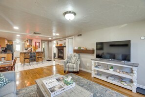 House (2 Bedrooms) | Interior