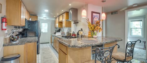 House (2 Bedrooms) | Interior