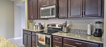 4 Mi to Dtwn: Home w/ Pool Access in Sanford