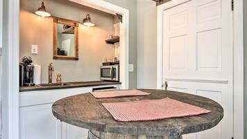 Apartment (0 Bedroom) | Interior