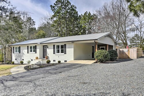 Studio w/ Patio - Walk to Hikes, Sights & Bites