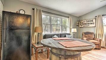 Apartment (0 Bedroom) | Interior