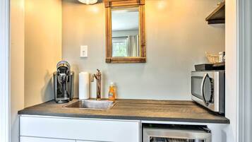 Apartment (0 Bedroom) | Interior