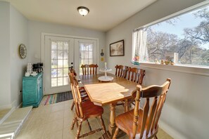 Cottage (3 Bedrooms) | Interior - Cozy Bandera Cottage w/ Medina River Access! (Bandera)