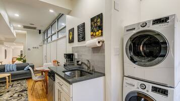 Apartment (0 Bedroom) | Interior