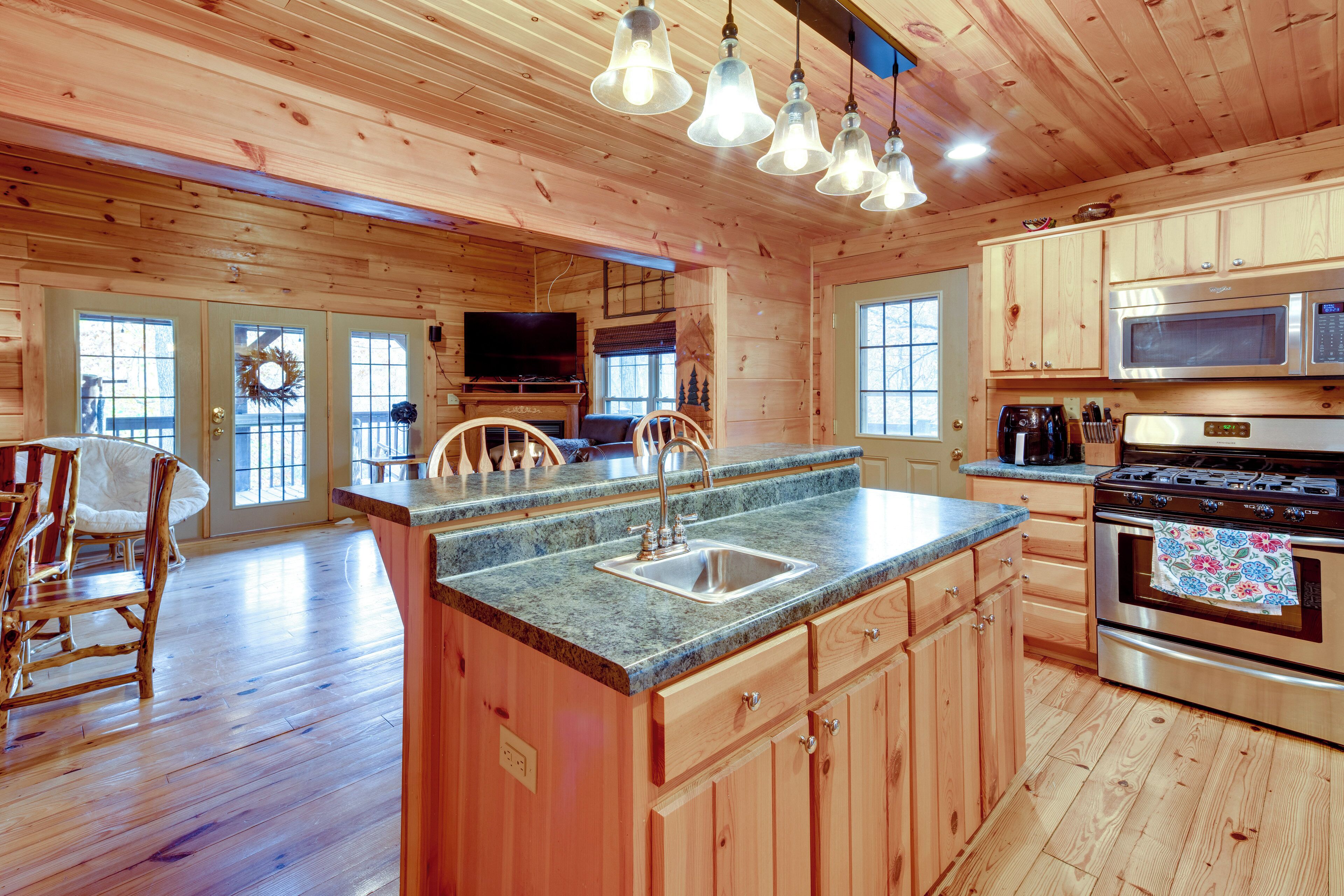 House (3 Bedrooms) | Interior