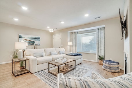 Apartment (3 Bedrooms) | Front of property