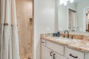 Apartment (3 Bedrooms) | Interior - Bright Helen Cottage: Walk to Town! (Helen)