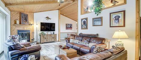 House (4 Bedrooms) | Front of property
