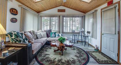 Versatile Castle Rock Lake Home With Fire Pit!