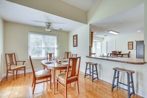House (3 Bedrooms) | Interior - Secluded Mount Pleasant Home - 6 Mi to Beaches! (Mount Pleasant)
