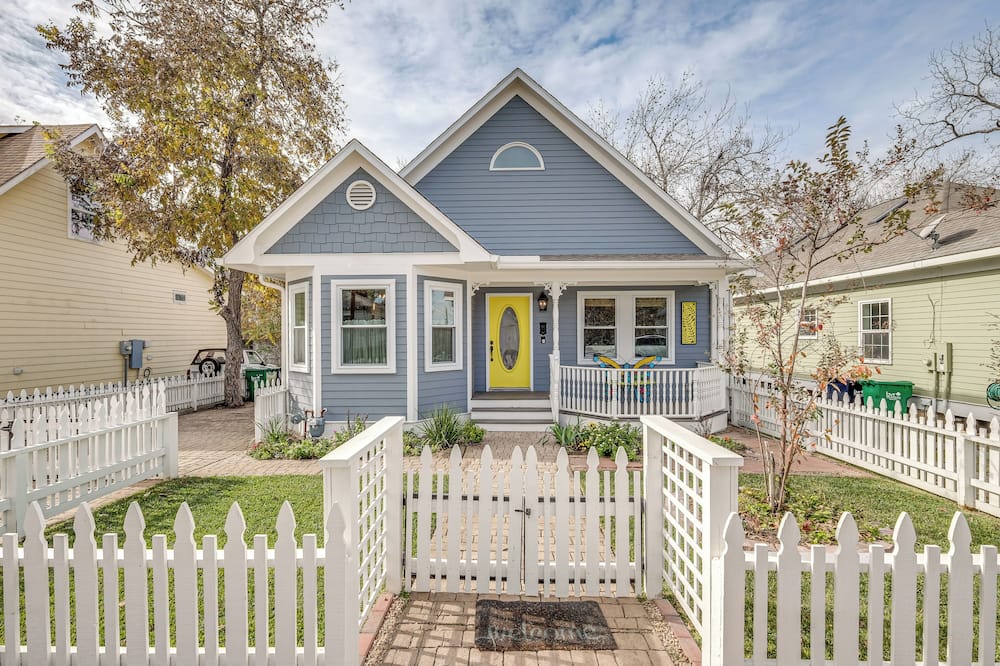 Brenham Rental w/ Deck & Yard < 1 Mi to Downtown! - Brenham, TX