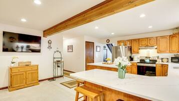 House (4 Bedrooms) | Interior