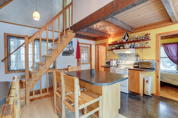 House (2 Bedrooms) | Interior - Snoqualmie Pass Cabin w/ Deck: Walk to Ski Lift (Snoqualmie Pass)