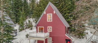 Snoqualmie Pass Cabin w/ Deck: Walk to Ski Lift