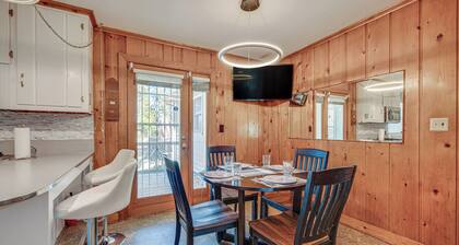 Spacious Lexington Abode w/ Pool Table & Fireplace