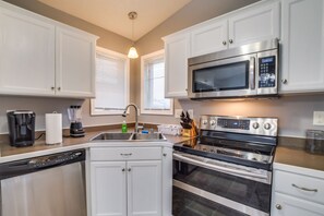 Private kitchen - Pet-friendly North Dakota Escape w/ Fenced-in Yard (West Fargo)