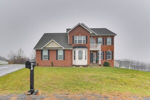 Apartment (1 Bedroom) | Interior - Cozy Inwood Apartment: History, Hiking & Wine! (Inwood)