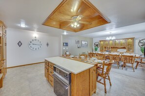 Interior - Stunning Calhan Home w/ Indoor Pool! (Calhan)