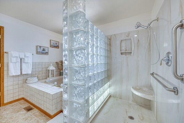 House (4 Bedrooms) | Interior - Stunning Calhan Home w/ Indoor Pool! (Calhan)