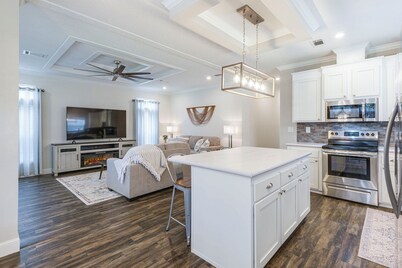 Peaceful Starke Retreat w/ Deck: 6 Mi to Downtown!