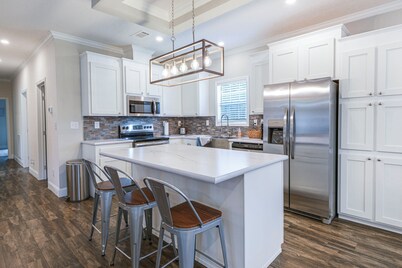 Peaceful Starke Retreat w/ Deck: 6 Mi to Downtown!