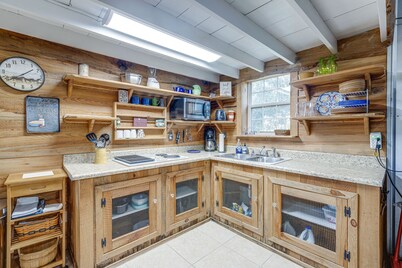 Rustic Lake City Studio Near Ichetucknee Springs!